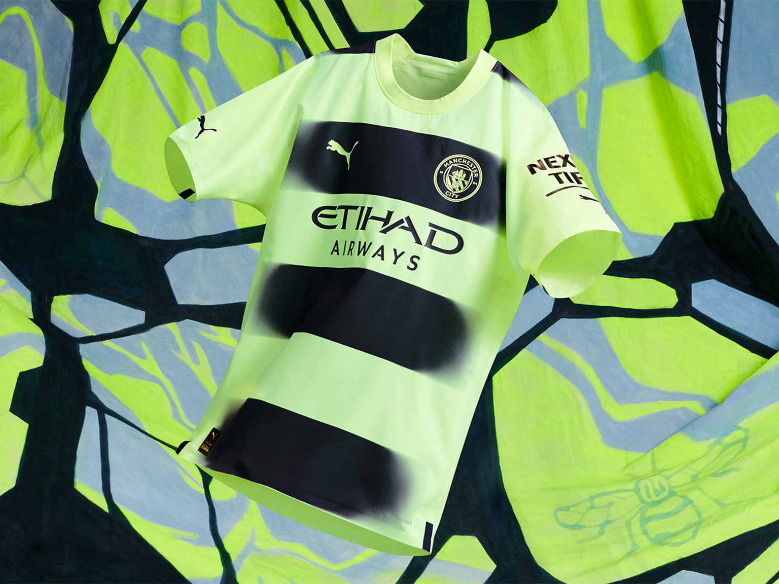 Premier League champions Man City unveil new third kit on Roblox in the  Metaverse - ESPN